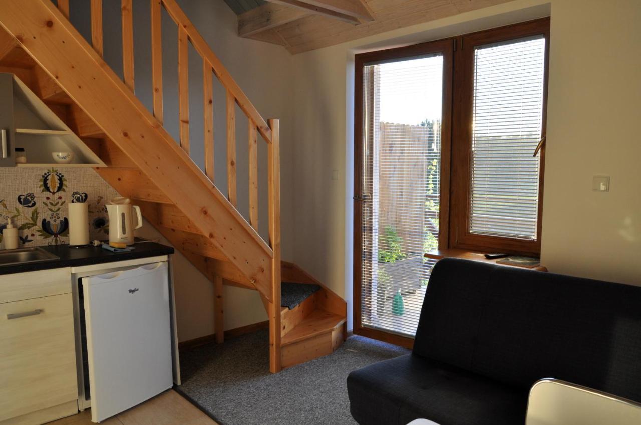Gosciniec Kaszubski Homestay Białogóra Esterno foto